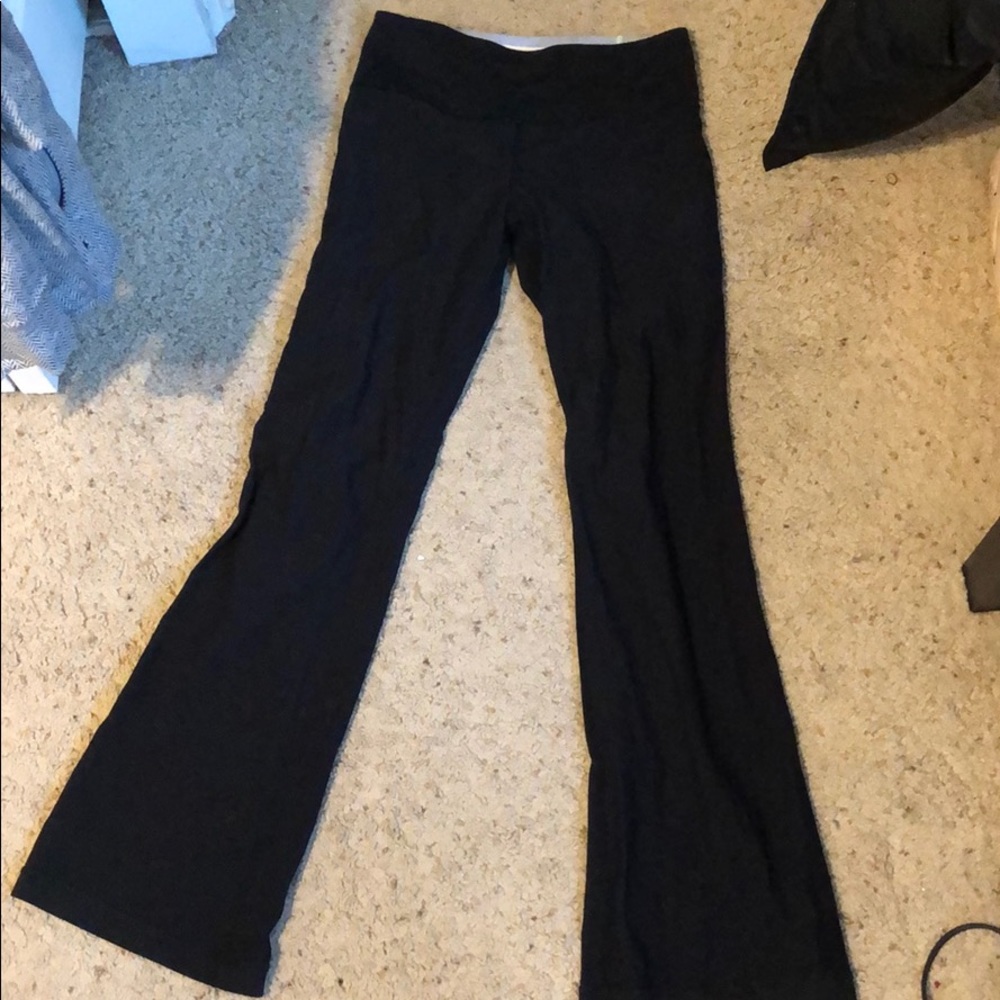 Lululemon yoga pants